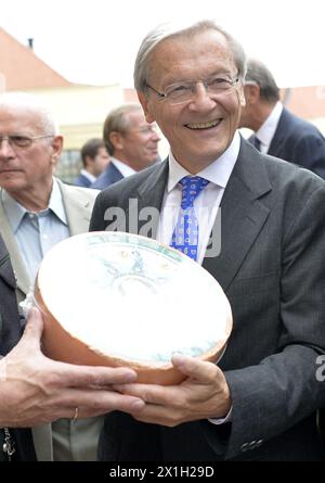 Wolfgang Schuessel, homme politique du Parti populaire autrichien et ancien chancelier autrichien, célèbre son 70e anniversaire à Vienne, Autriche, le 22 juin 2015. PHOTO : APA/HERBERT NEUBAUER - 20150622 PD4072 - Rechteinfo : droits gérés (RM) Banque D'Images