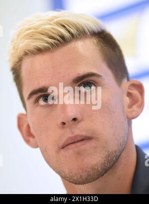 Le joueur de tennis autrichien Dominic Thiem lors d'une conférence de presse sur le tournoi ATP 'Generali Open' à Kitzbuehel, le 3 août 2015. PHOTO : APA/HELMUT FOHRINGER - 20150803 PD0685 - Rechteinfo : droits gérés (RM) Banque D'Images