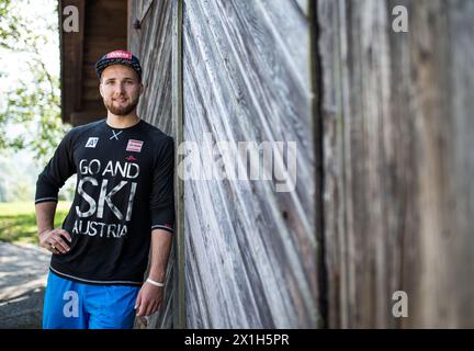 Le skieur autrichien Marco Schwarz pose lors d'une séance photo chez lui à Radenthein, en Autriche, le 13 septembre 2016. PHOTO : Marco Schwarz - 20160913 PD11984 - Rechteinfo : droits gérés (RM) Banque D'Images