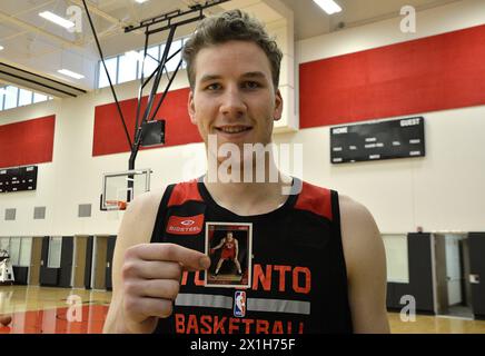 Le basket-ball autrichien Jakob Poeltl des Raptors a été échangé aux Spurs de San Antonio, a annoncé les Spurs le 18 juillet 2018. PHOTO : (PHOTO DE DOSSIER) Jakob Poeltl à Toronto, Canada, le 23 janvier 2017. - 20170123 PD10097 - Rechteinfo : droits gérés (DG) Banque D'Images