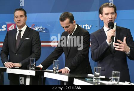 Heinz-Christian Strache, président du parti autrichien d'extrême droite pour la liberté (FPOe), Christian Kern, chancelier autrichien et leader des sociaux-démocrates (SPOe), et Sebastian Kurz, ministre autrichien des affaires étrangères et leader du parti populaire autrichien de centre-droit (OeVP), participent à un débat télévisé sur les élections législatives autrichiennes à Vienne le 15 octobre, 2017. Le chef conservateur autrichien Sebastian Kurz semblait prêt à devenir le plus jeune dirigeant d'Europe après les élections législatives, avec des projections le plaçant devant l'extrême droite et les sociaux-démocrates. - 20171015 PD5634 - Rechteinfo : Rig Banque D'Images