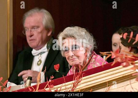 Bal traditionnel de l'Opéra de Vienne au Wiener Staatsoper (Opéra national de Vienne), Vienne, Autriche, 28 février 2019. Dans l'image : l'ancien directeur de l'Opera Ball Lotte Tobisch. - 20190228 PD9423 - Rechteinfo : droits gérés (RM) Banque D'Images