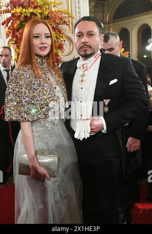 Bal traditionnel de l'Opéra de Vienne au Wiener Staatsoper (Opéra national de Vienne), Vienne, Autriche, 28 février 2019. Sur la photo : le mannequin allemand Barbara Meier et Klemens Hallmann. - 20190228 PD8262 - Rechteinfo : droits gérés (RM) Banque D'Images