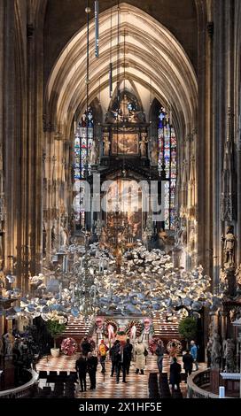 Cérémonie funéraire de Niki Lauda'St à la cathédrale St Stephen. Vienne, Autriche, le 29 mai. 2019. Trois fois vainqueur du championnat de F1, il a été enterré dans une combinaison de course Ferrari avec tous les honneurs de l'État. - 20190529 PD1482 - Rechteinfo : droits gérés (RM) Banque D'Images