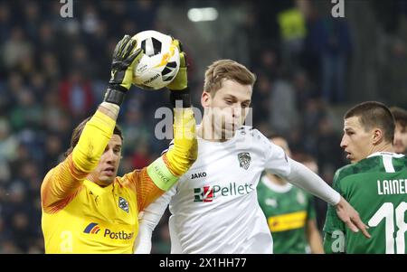 Match de football de l'Europa League entre Wolfsberg RZ pellets WAC et Borussia Moenchengladbach à Graz, Autriche, le 28 novembre 2019. PHOTO : Yann Sommer (Borussia Mönchengladbach /l) et Marc Andre Schmerböck (WAC) - 20191128 PD6894 - Rechteinfo : droits gérés (RM) Banque D'Images