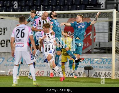 Husein Balic (LASK) marquant le but 3:0 lors du match de tipico Bundesliga entre LASK Linz et SK Puntigamer Sturm Graz à Pasching, Autriche, le 17 juin 2020. - 20200617 PD8823 - Rechteinfo : droits gérés (RM) Banque D'Images