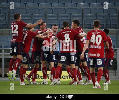 Rapid célèbre après le but d'Ercan Kara (Rapid) 2:3 lors du match de tipico Bundesliga entre SK Puntigamer Sturm Graz et SK Rapid Wien à Graz, Autriche, le 28 juin 2020. - 20200628 PD6610 - Rechteinfo : droits gérés (RM) Banque D'Images