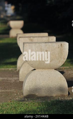 La table du silence, ensemble sculptural de Constantin Brancusi à Targu Jiu Banque D'Images