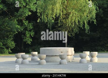 La table du silence, ensemble sculptural de Constantin Brancusi à Targu Jiu Banque D'Images