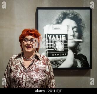 Artiste Valie Export lors d'une visite de presse de l'exposition 'VALIE EXPORT - Retrospective' à l'Albertina de Vienne, Autriche, le jeudi 22 juin 2023. - PHOTO : APA/GEORG HOCHMUTH - 20230622 PD2310 - Rechteinfo : droits gérés (RM) Banque D'Images