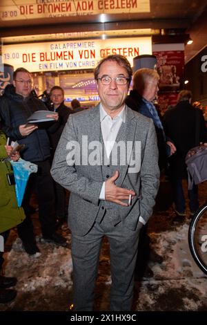 Première du film ' Die Blumen von gestern ' réalisé par Chris Kraus, au Gartenbau Kino de Vienne, Autriche, le 9 janvier 2017. IMAGE : acteur allemand Jan Josef LIEFERS - 20170109 PD10117 - Rechteinfo : droits gérés (RM) Banque D'Images