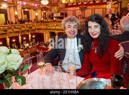 76e Bal Philharmonique de Vienne au Wiener Musikverein à Vienne, Autriche, le 19 janvier 2017. Semyon Bychkov (l) , Marielle Labeque - 20170119 PD12383 - Rechteinfo : droits gérés (RM) Banque D'Images