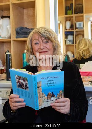 Alice Schwarzer, journaliste allemande et éminente féministe contemporaine, lors de la présentation et de la lecture de livres au Theater in der Josefstadt de Vienne, Autriche, le 11 mars 2018. - 20180311 PD12088 - Rechteinfo : droits gérés (RM) Banque D'Images