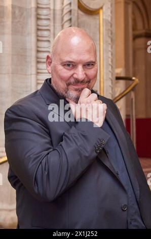 Le réalisateur Stephanus DOMANIG lors de la première du film « Backstage Wiener Volksoper » à l'Opéra national de Vienne, Autriche, le 28 avril 2019. - 20190428 PD14515 - Rechteinfo : droits gérés (RM) Banque D'Images