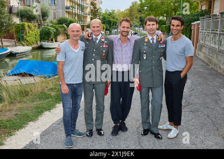 Copyright : Starpix/Alexander TUMA, 79e Festival du film de Venise à Venise, Italie, le 3 septembre 2022. Gerhard Liebermann, Charles Eismayer, David WAGNER, Mario Falak, Luca DIMIC, séance photo exclusive ' Eismayer ' - 20220903 PD17561 - Rechteinfo : droits gérés (RM) Banque D'Images