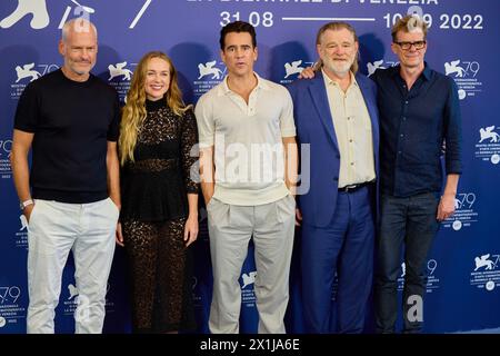 Copyright : Starpix/Alexander TUMA, 79e Festival du film de Venise à Venise, Italie, le 5 septembre 2022. Martin McDonagh, Kerry Condon, Colin Farrell, Brendan Gleeson et Graham Broadbent ,Photocall zu 'The Banshees of Inisherin' - 20220905 PD4986 - Rechteinfo : Rights Managed (RM) Banque D'Images