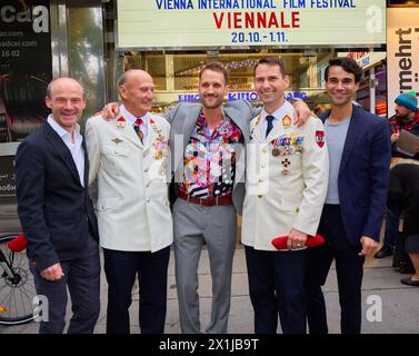 Copyright : Starpix/Alexander TUMA, Vienne International film Viennale 2022 - première de ' Eismayer ' au Gartenbau Kino à Vienne, Autriche, le 23 octobre 2022. Gerhard Liebermann, , Charles Eismayer , David Wagner, Mario Falak, Luca Dimic - 20221023 PD24644 - Rechteinfo : droits gérés (DG) Banque D'Images