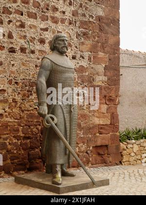 Statue du roi Sancho 1 au château, Slives, Algarve, Portugal, Europe Banque D'Images