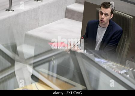 Bruxelles, Belgique. 17 avril 2024. Jos D'Haese du PVDA photographié lors d'une session plénière du Parlement flamand à Bruxelles, mercredi 17 avril 2024. BELGA PHOTO DIRK WAEM crédit : Belga News Agency/Alamy Live News Banque D'Images