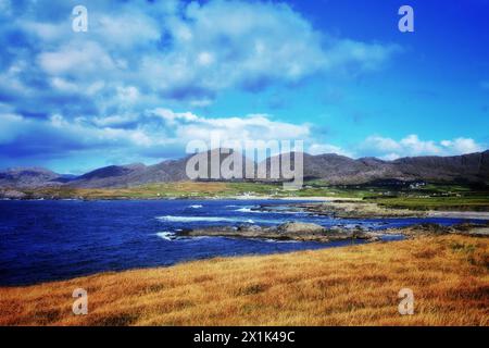 La côte irlandaise près d'Allihies, comté de Cork, Irlande - John Gollop Banque D'Images