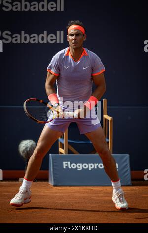 Barcelone, Espagne. 17 avril 2024. Lors d'un deuxième tour ATP 500 Barcelona Open Banc Sabadell 2024 match au Real Club de Tenis de Barcelona, à Barcelone, Espagne, le 17 avril 2024. (Photo/Felipe Mondino) crédit : Agence photo indépendante/Alamy Live News Banque D'Images