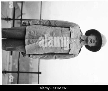 Un soldat de l'armée britannique porte une tenue de combat tropicale délivrée aux troupes déployées à l'étranger. Banque D'Images