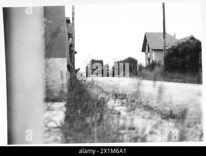 Un char Centaur Mk IV de la batterie no 4, 2e régiment blindé de soutien, Royal Marines Armoured support Group, participe à un assaut du 48 RM Commando sur le point fort allemand Wn 26 à Langrune-sur-mer le 7 juin 1944, lors de la campagne de Normandie. Banque D'Images