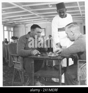 NILE LEAVE BOAT POUR les « AUTRES RANGS » DU ROYAL CORPS OF SIGNALS - Un jeu tranquille de tirs dans le salon Promenade, British Army Banque D'Images