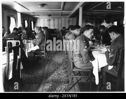 BATEAU DE DÉPART DU NIL POUR les 'AUTRES RANGS' DU ROYAL CORPS OF SIGNALS - la salle à manger, l'armée britannique Banque D'Images