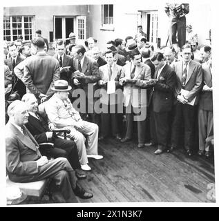 PRÉSIDENT ET PREMIER MINISTRE À LA CONFÉRENCE DE PRESSE - vue de la conférence de presse. Le président, MM. Mackenzie King et Winston Churchill font des déclarations à la presse, British Army Banque D'Images