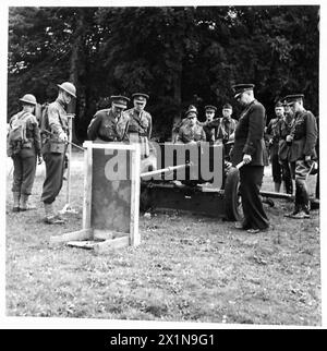 Négatif - la méthode d'entraînement antichar a également été observée par le général Sir Alan Brooke lors de sa tournée, British Army Banque D'Images