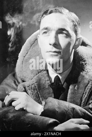 ROYAL AIR FORCE FIGHTER COMMAND, 1939-1945. - Portrait de la tête et des épaules du commandant d'aile d E Kingaby. Photographie prise aux studios Air Ministry, Londres, Banque D'Images