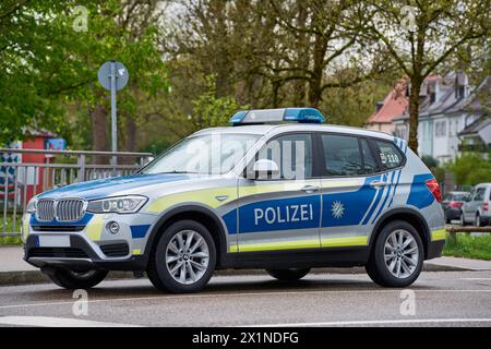 Augsbourg, Bavière, Allemagne - 17 avril 2024 : voiture de police de la police bavaroise à Augsbourg *** Polizeiauto der bayerischen Polizei à Augsbourg Banque D'Images