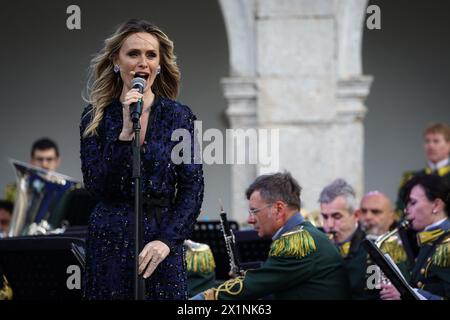 Capri, Italie. 17 avril 2024. Prentatrice Serena Autieri Italia 2024, Riunione dei Ministri degli Esterii, Capri, Italia, Mercoledi 17 Aprile 2024, (photo Alessandro Garofalo /LaPresse)Serena Autieri lors de la réunion des ministres des Affaires étrangères du G7 Italie 2024, sur l'île de Capri, Italie, 17 avril 2024. (Photo Alessandro Garofalo /LaPresse) crédit : LaPresse/Alamy Live News Banque D'Images