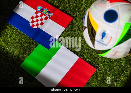 BERLIN, ALLEMAGNE, 17 AVRIL 2024 : Croatie vs Italie, Euro 2024 Groupe B match de football au stade de Leipzig, Leipzig, 24 juin 2024, ballon officiel sur green Banque D'Images