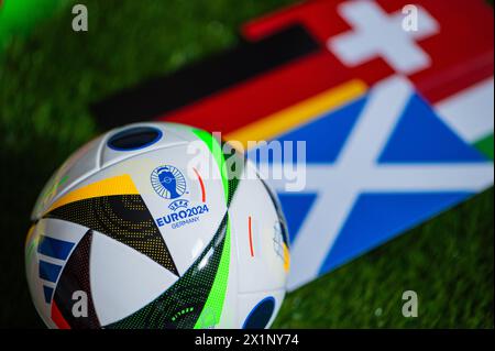 BERLIN, ALLEMAGNE, 17 AVRIL 2024 : le groupe A au tournoi de football européen en Allemagne en 2024. Drapeaux de l'Allemagne, de l'Écosse, de la Hongrie, de la Suisse et du football Banque D'Images