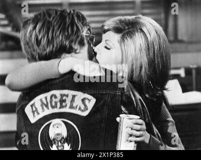 Peter Fonda, Nancy Sinatra, sur le plateau du film, 'les anges sauvages', American International Pictures, 1966 Banque D'Images