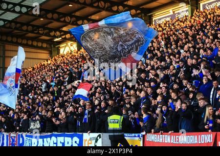 Dens Park, Dundee, Royaume-Uni. 17 avril 2024. Scottish Premiership Football, Dundee versus Rangers ; Rangers fans Credit : action plus Sports/Alamy Live News Banque D'Images