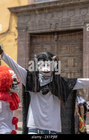 Défilé de masques à San Miguel de Allende, Mexique. Banque D'Images