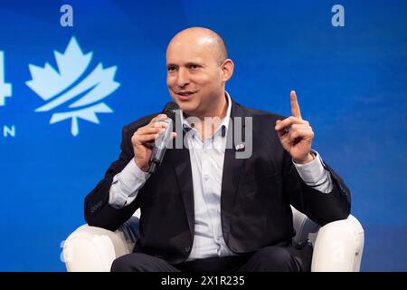 L’ancien premier ministre israélien Naftali Bennett prononce un discours à la Conférence Canada Strong and Free Networking à Ottawa, en Ontario. Banque D'Images