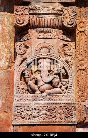 Sculpture du Seigneur Ganesha sur le temple de Dashavatar, Deogarh, Lalitpur, Uttar Pradesh, Inde. Banque D'Images