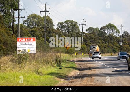 Terrain à vendre près de Badgerys Creek et Kemps Creek, comme le projet de métro de Sydney, l'aéroport ouest de Sydney, les parcs ouest et l'autoroute M12 sont développés Banque D'Images