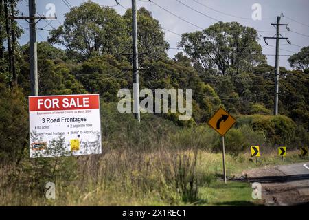 Terrain à vendre près de Badgerys Creek et Kemps Creek, comme le projet de métro de Sydney, l'aéroport ouest de Sydney, les parcs ouest et l'autoroute M12 sont développés Banque D'Images