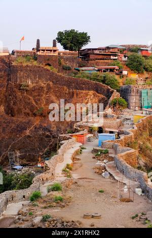 Pratapgad, Maharashtra, Inde - 24 mars 2024 : vue du fort pratapgarh (pratapgad) de Shivaji près de mahabaleshwar. Banque D'Images