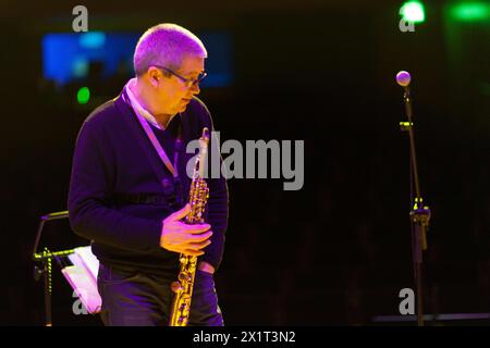 Une archive des images de contrôle du son et de performance de musiciens de jazz au Royaume-Uni et en Europe Banque D'Images