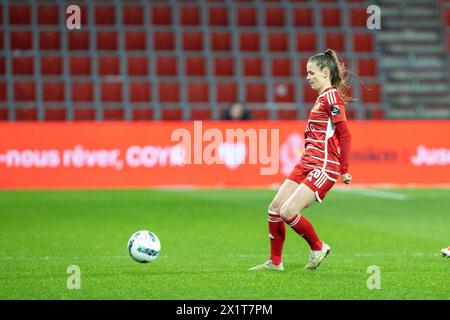 Shari Van belle (26 ans) de Standard photographiée lors d'un match de football féminin entre Standard Femina de Liege et RSC Anderlecht Women le 4ème jour de match dans les play offs de la saison 2023 - 2024 dans la Super League belge des femmes du loto , le mardi 16 avril 2024 à Liège , BELGIQUE . PHOTO SPORTPIX | Mickael Marquet Banque D'Images