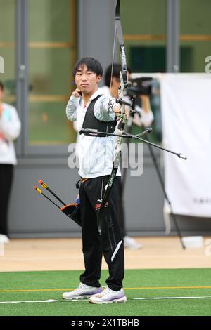 Champ de tir à l'arc du Centre national d'entraînement d'Ajinomoto, Tokyo, Japon. 18 avril 2024. Fumiya Saito (JPN), 18 AVRIL 2024 - tir à l'arc : entraînement de l'équipe nationale du Japon pour les Jeux Olympiques de Paris 2024 au champ de tir à l'arc du Centre national d'entraînement d'Ajinomoto, Tokyo, Japon. Crédit : Naoki Morita/AFLO SPORT/Alamy Live News Banque D'Images