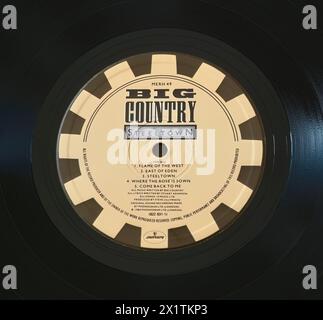 Gros plan photo d'une étiquette centrale sur un pressage original de 1984 d'un disque vinyle LP à longue lecture Steeltown par Big Country Banque D'Images