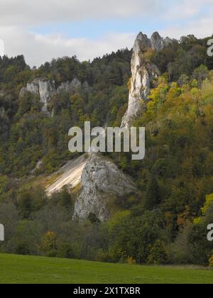Vue de Stiegelesfels, réserve naturelle, Parc naturel du Danube supérieur, Fridingen, district de Tuttlingen, Bade-Wuerttemberg, Allemagne Banque D'Images