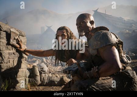 Rebel Moon deuxième partie The Scargiver Staz Nair & Djimon Hounsou Banque D'Images